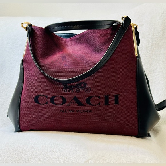 Coach Horse and Carriage Jacquard
Shoulder Bag - Black Cherry. - Picture 2 of 9